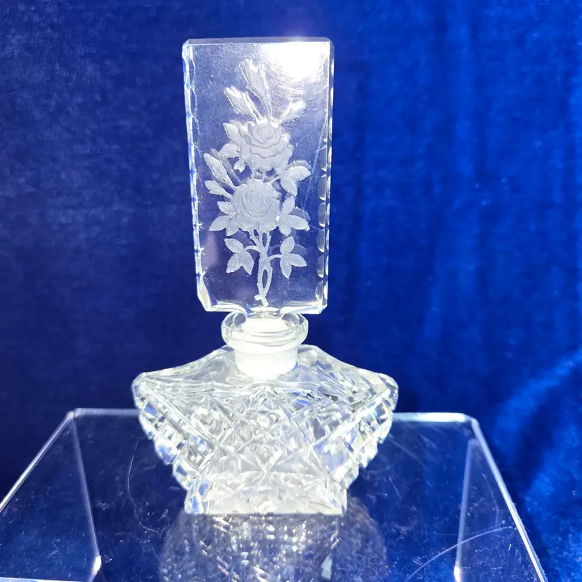 161  Czech Intaglio Crystal Perfume Bottle Stopper Hand Etched Roses VTG 1930s