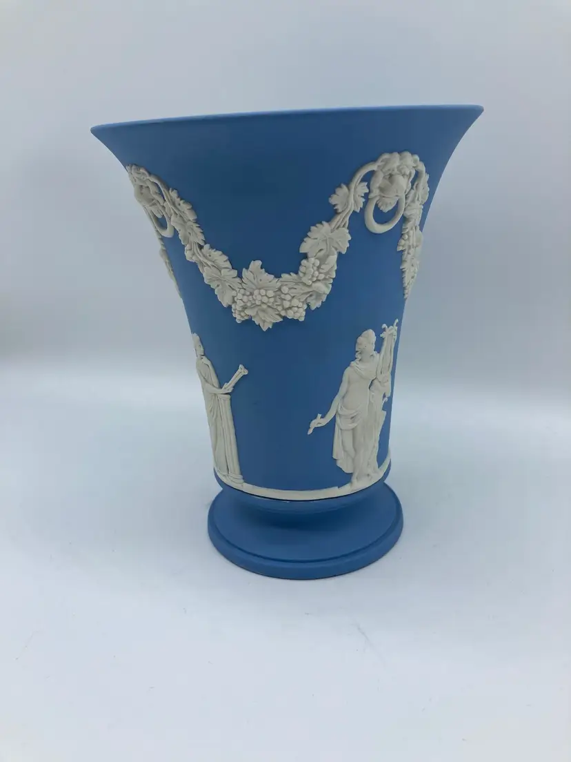 Wedgwood Jasperware Muses Vase Lions Heads w/Swags Blue Jasper Made In England