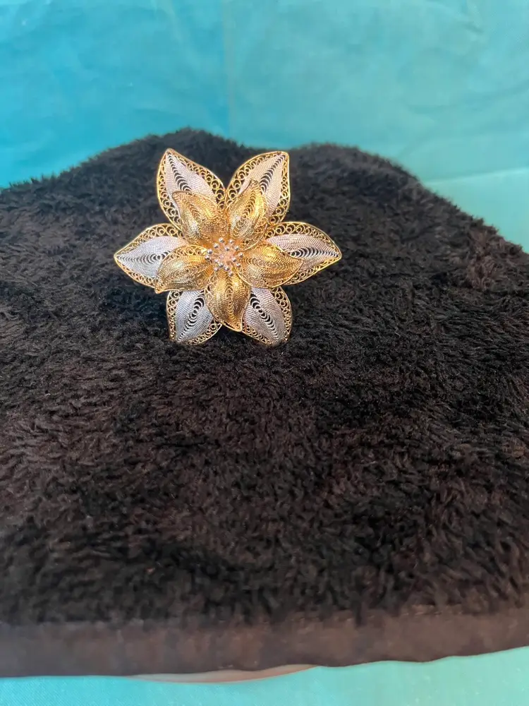 Vintage 9.25 Sterling Silver & Gold Tone Filigree Flower Brooch Pin