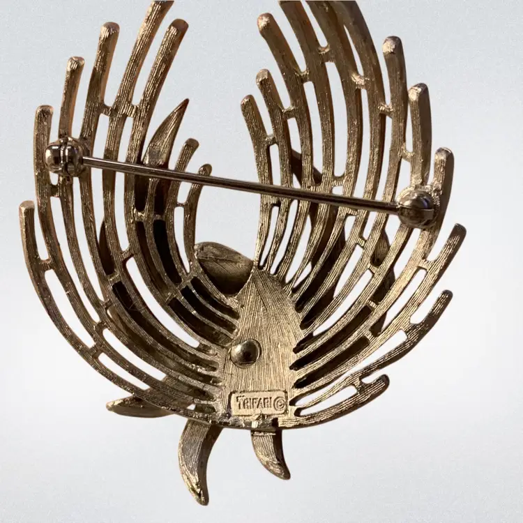 Vintage Trifari Two Tone Silver Abstract Feather Brooch  2 1/2” X 2 “”