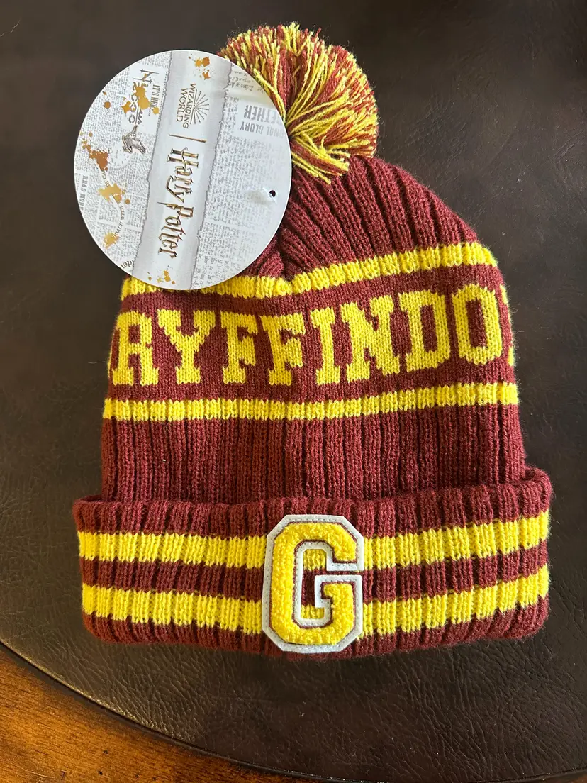 Harry Potter Gryffindor Stripes Winter Beanie/Cap/Hat NWT One Size