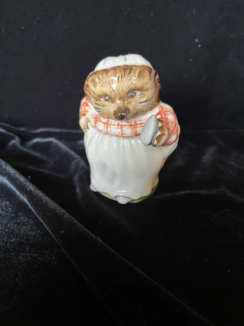1164 - Mrs. Tiggy Winkle By Royal Albert