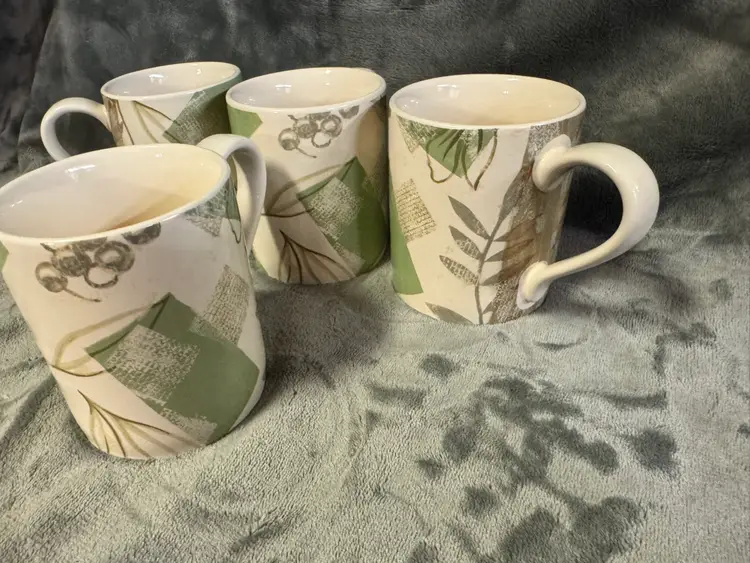 Vintage Set 4 Corelle Coordinates Coffee Cups Mugs Green Leaf “Textured Leaves”