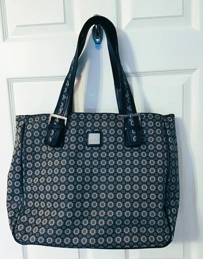 Nine West Large Bag w  Keychain Navy Geometric Print