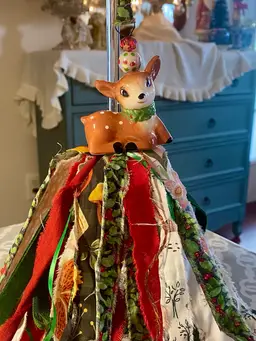 Baby Fawn/Deer Salt Shaker Tassel