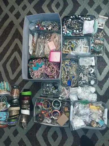 COSTUME JEWELRY POP UP SHOW! HUGE INVENTORY!!