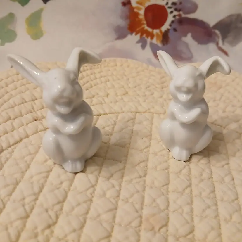 VTG Rosenthal Ceramic White Bunny Laughing Smiling 2” Set of 2