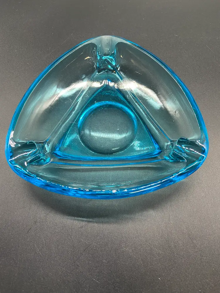#8 GG Hazel, Atlas Capri aqua vintage mid century triangle tray