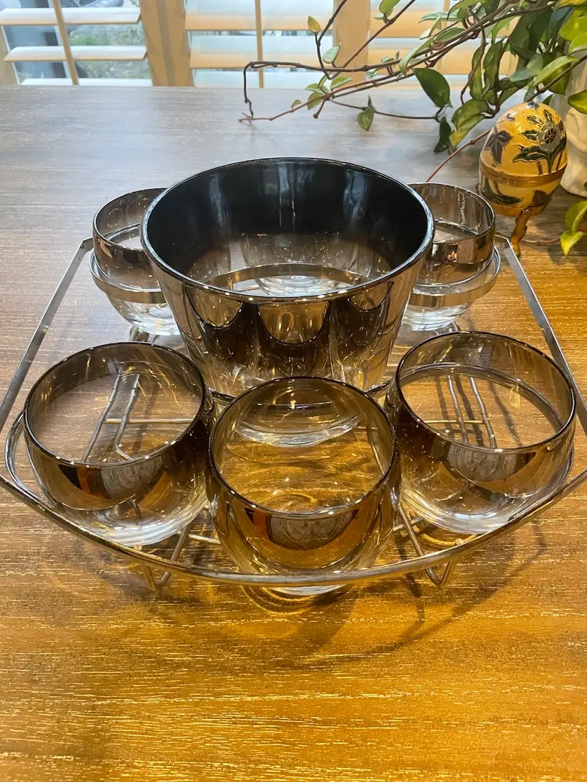 Perfect Set Of Rolly Poly Barware