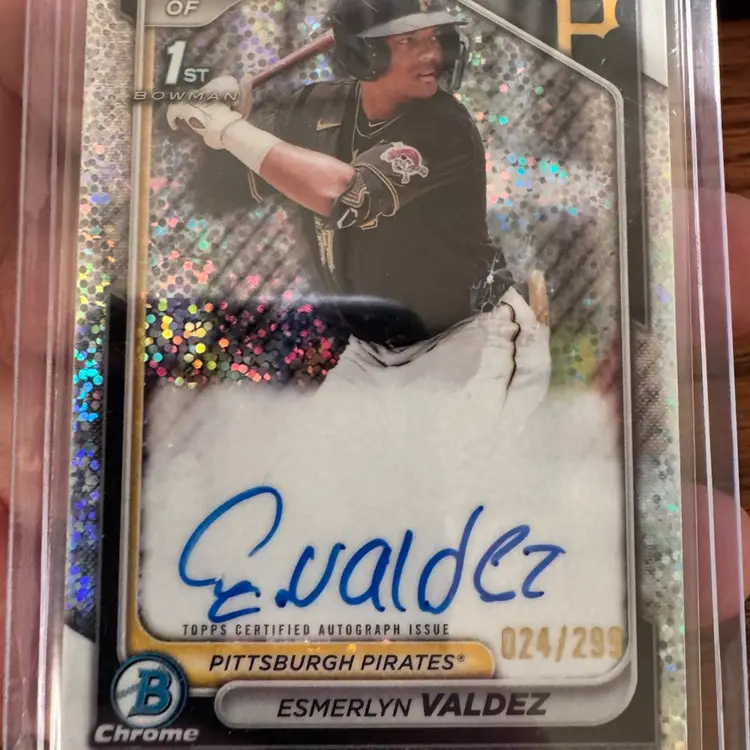 2024 Bowman ESMERLYN VALDEZ Chrome 1st SPECKLE REFRACTOR AUTO /299 RC Pirates🔥