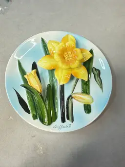 116. Daffodil Plate