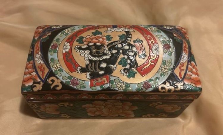 Colorful Old Ceramic Foo Dog Brush Box