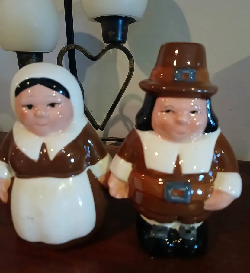 2-1 Vintage Publix Pilgrim Salt/Pepper Shakers - 2003