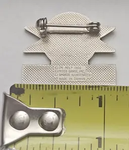 Sports Illustrated 1986 Super Bowl XX Chicago Bears New England Patriots Hat Pin