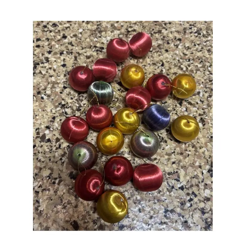LOT of 21 vintage Satin Thread ornaments Christmas Green Blue Red Yellow (D1)