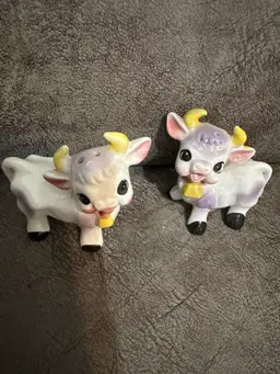 Vintage Japan Porcelain Hand Painted Cow Salt & Pepper Shakers