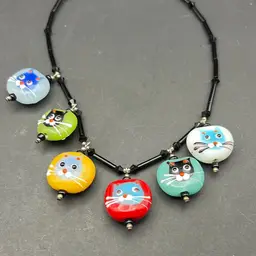 Vintage Glass Lampwork Cat Necklace With Faceted Beads.