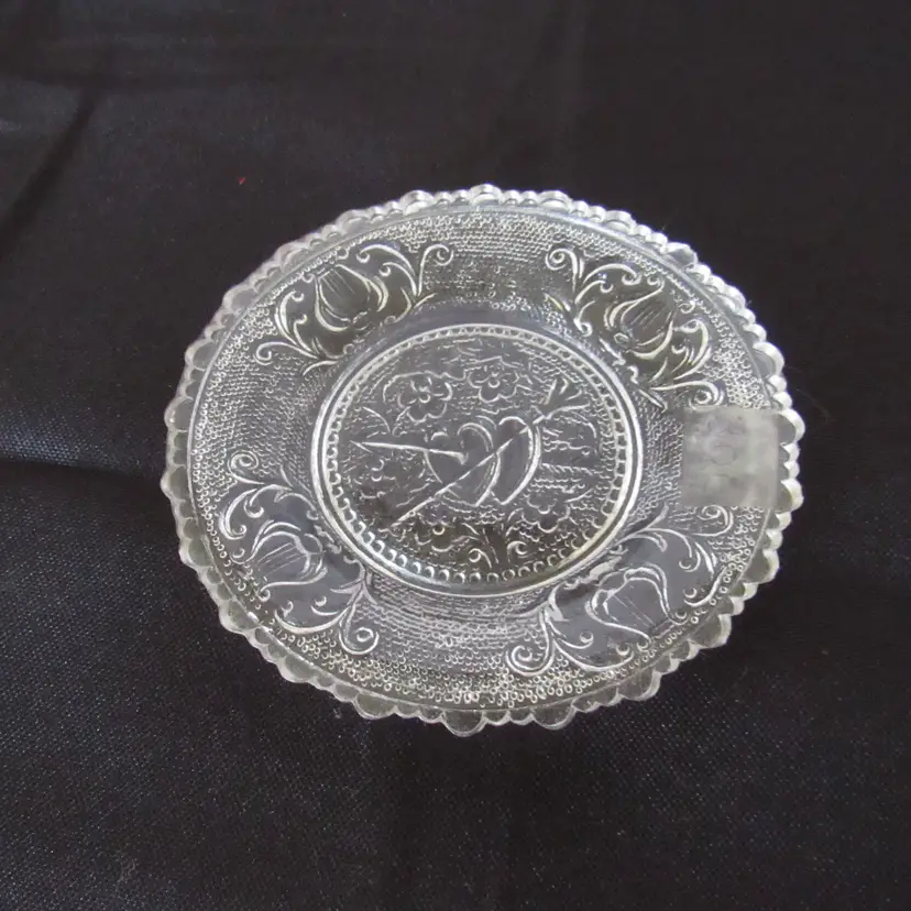 Vtg Pairpoint Glass Cup Plate 3.5" - Hearts and Harps