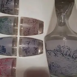 Verrerie Cristalleri D’Arques Decanter W/ 6 Shot Glasses Ships & Carriages Design 1960s