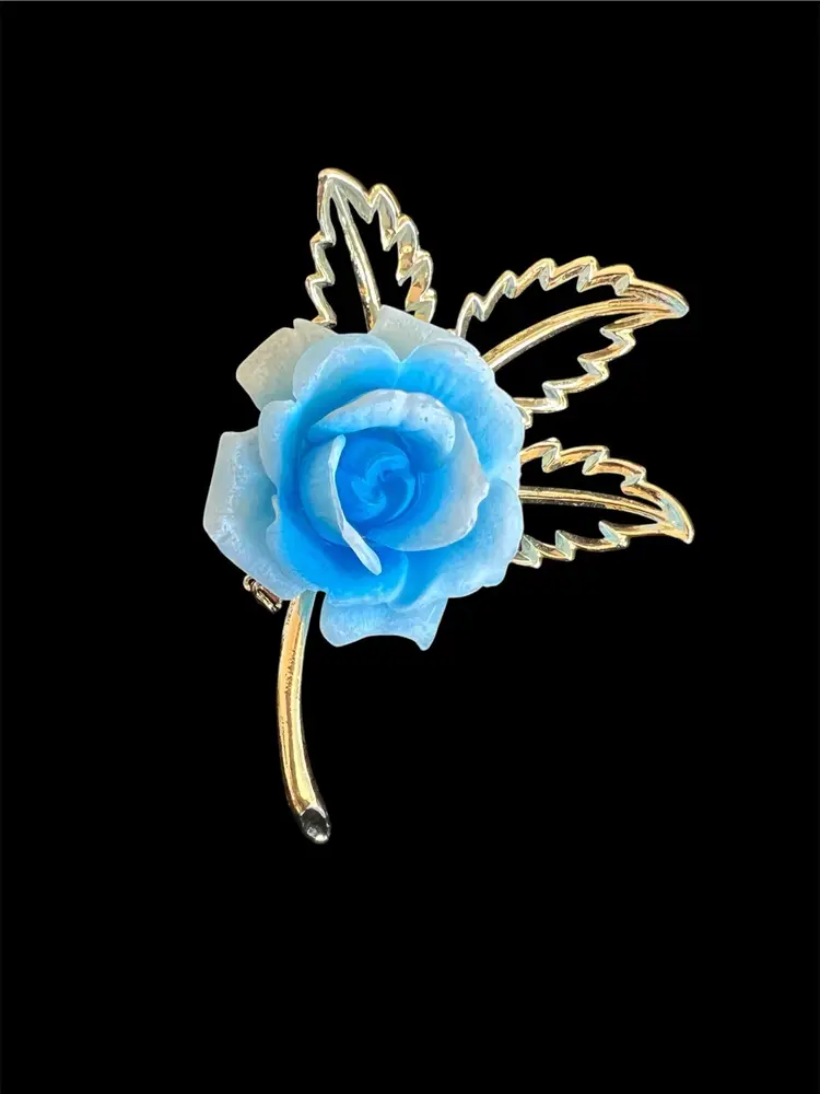 Vintage Blue Lucite Flower Goldtone Brooch & Clip Earrings #B-12