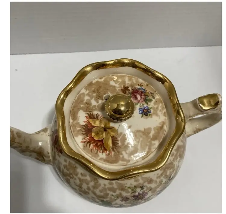 Arthur Wood  Unique Sponge Ware Roses Gold Trim Tea Pot  Vintage