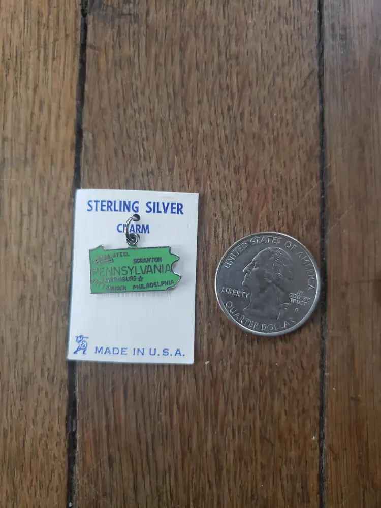 New Old Stock Sterling Silver & Enamal Pennsylvania State Map Charm Green OFFICE