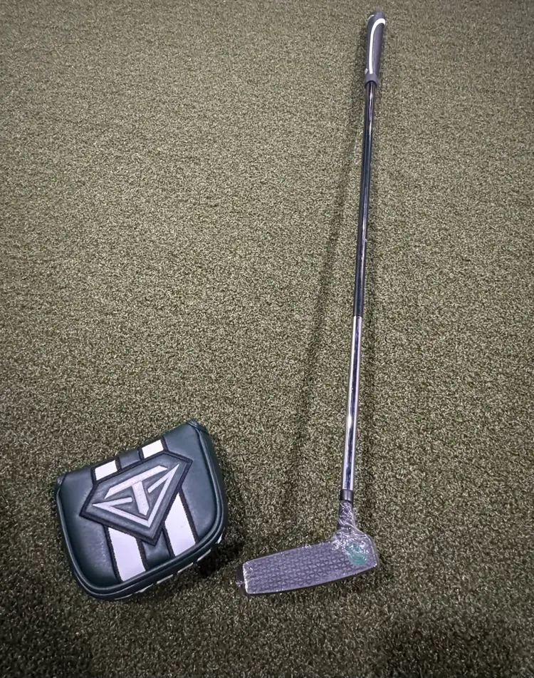 Brand New! Odyssey Toulon Las Vegas Putter – 35”