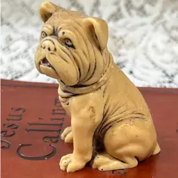 017 English Resin Bulldog Figurine 3.75" X 2" X 2.75"