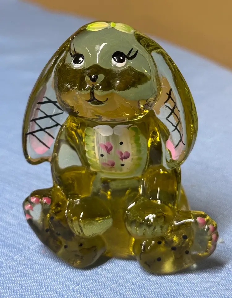 Fenton Buttercup Lop Eared Bunny hand-painted 3.5 inches artist-signed sticker