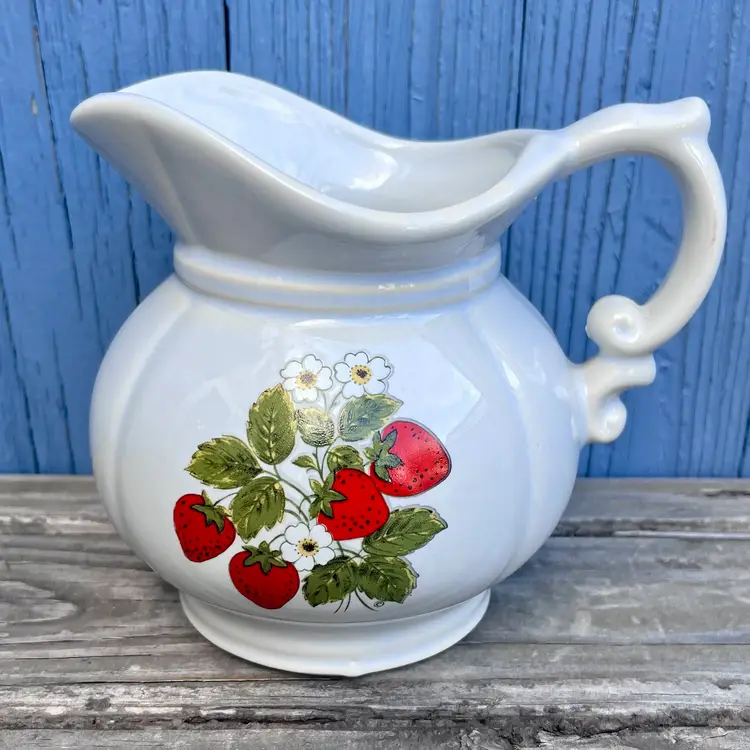 McCoy Vintage Ceramic Pottery Strawberry White Water Pitcher 7515 USA