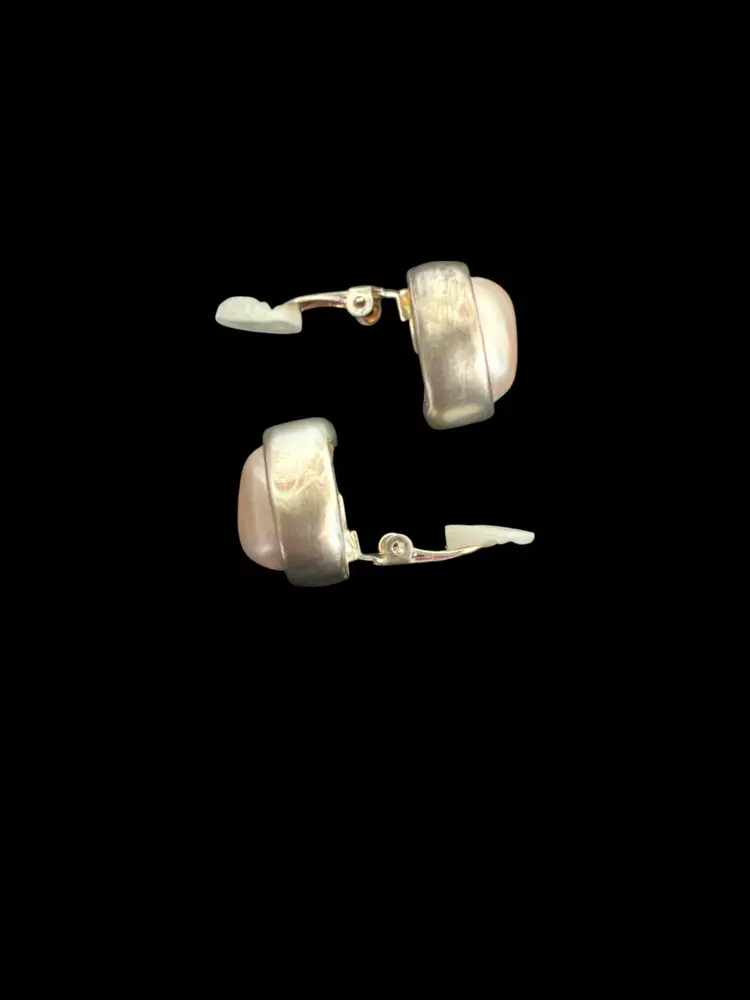 Vintage Norma Jean Champagne Faux Pearl Matte Silver Tone Clip-on Earrings #ofc-2