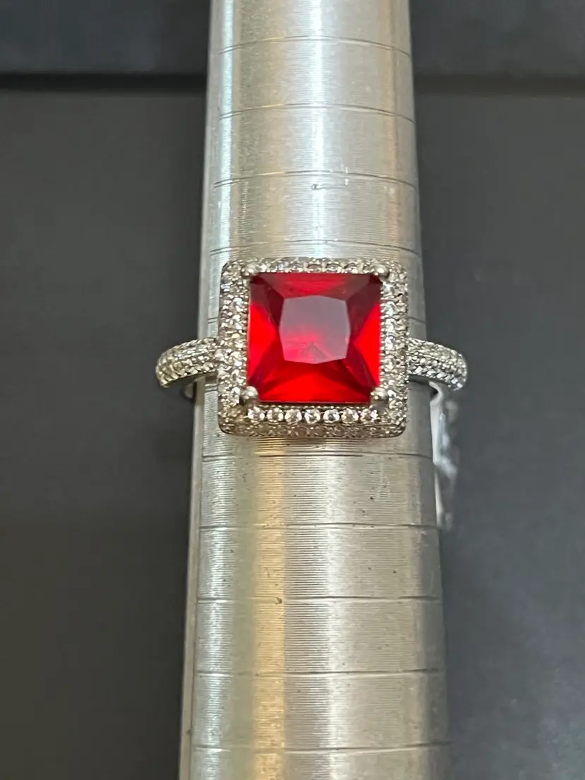 #01 Red Glass And Cz Sterling Silver Ring Size 7