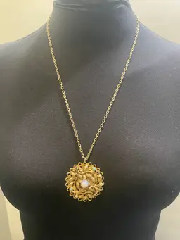 Floral Design Pendant Necklace