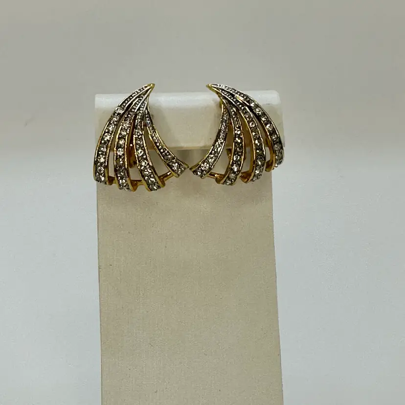 A203 - Avon KJL Clip-on Rhinestone Earrings