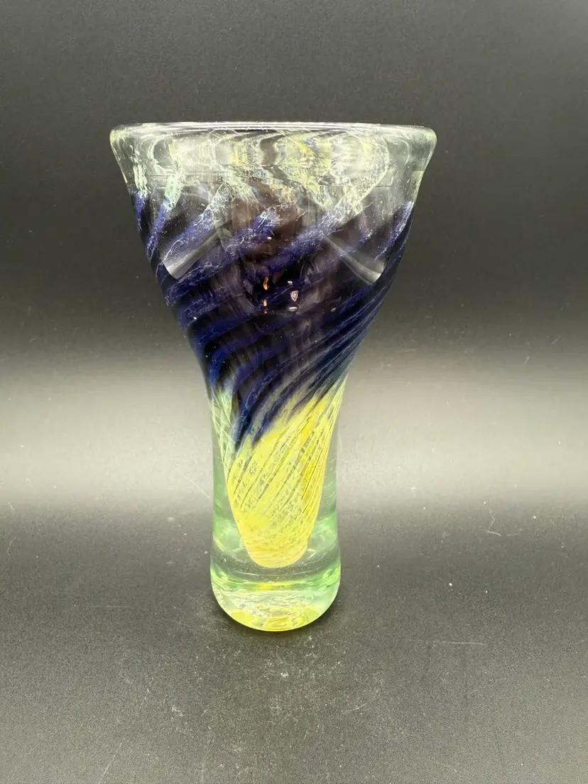 Vintage Glass Vase signed O'Brien 78 (Baker O'Brien?)