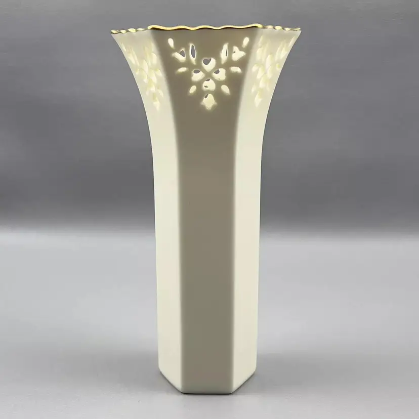 Vintage 7” Lenox Shelburne Flowers Hearts Gold Trim Bud Vase