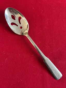 Vtg Oneida Pierced Tablespoon Serving Spoon 7.75” Friendship (Stainless)