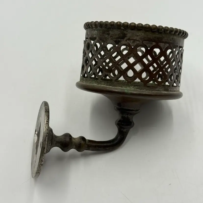 Antique Metal Bathroom Wall Mount Cup Tumbler Holder Beaded Lattice Design