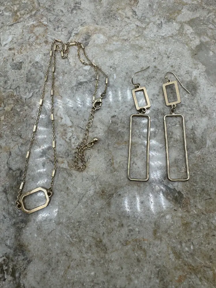 Gold Tone Necklace & Matching Fish Hook Earring Set