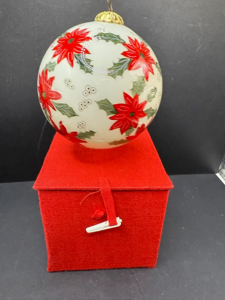 Poinsettia Glass Ornament With Box