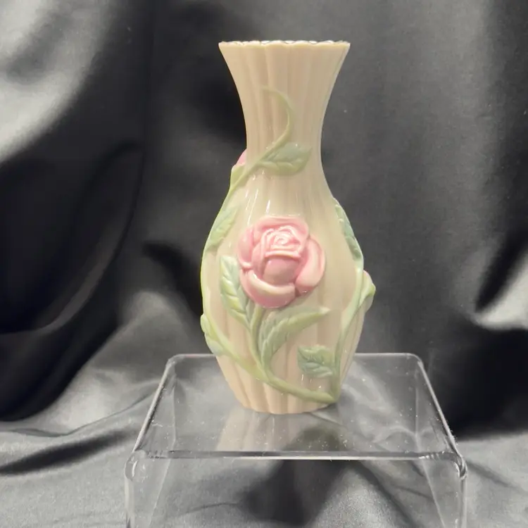 #1633 Vintage Lenox Porcelain Bud Vase Pink Tea Roses Green Leaves Ribbed Hand Crafted