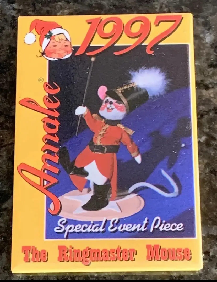 1997 Annalee "The Ringmaster Mouse" Special Event Promotional Pin Back Button