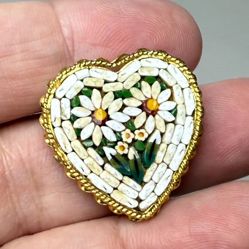 Vintage Micro Mosaic White Heart Daisy Floral Brooch Pin Italy Gold Tone Love