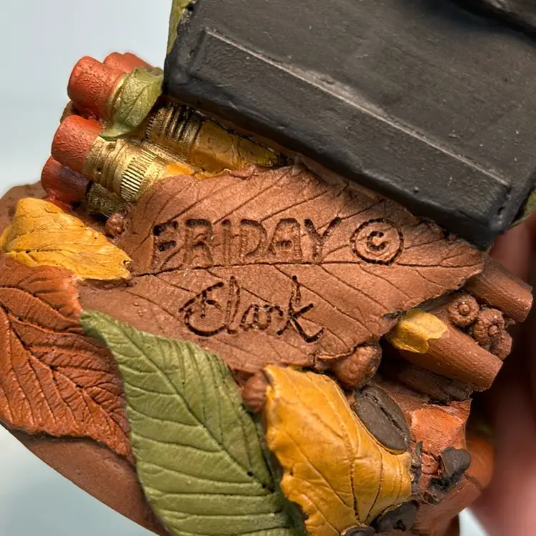 Tom Clark 1990 Gnome Friday Figurine