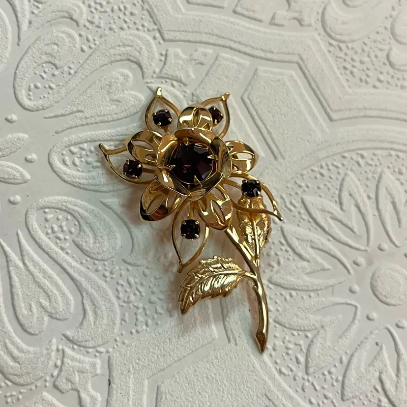 #J48 - Vintage Flower Brooch Gold Tone Purple Rhinestones