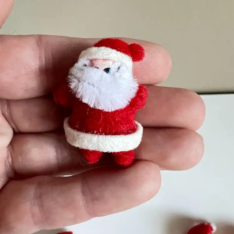 LOT 14 VTG Santa Claus CHRISTMAS Decorations Plastic Felt Spunhead clip picks