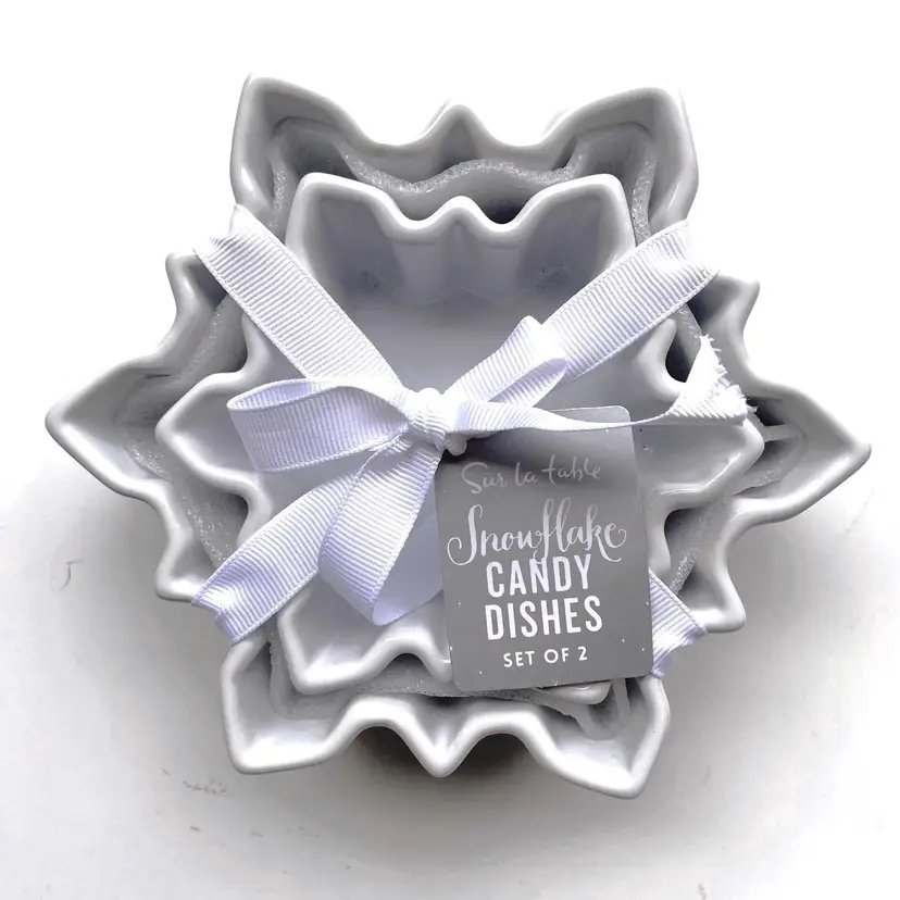 *NWT* Sur La Table Snowflake Ramekins Gift Set of 2, Candy Dishes, White