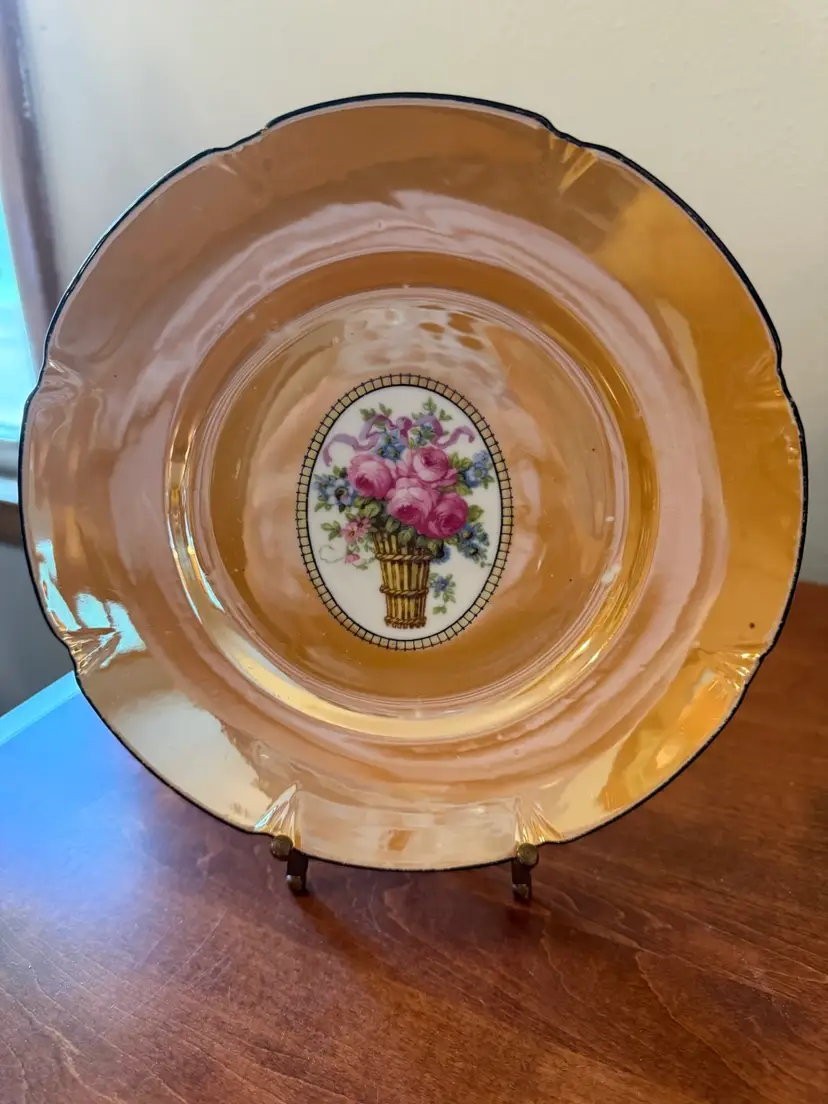 ☀️8” D Vintage Lustre Ware Plate