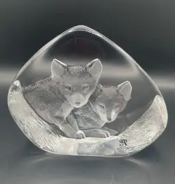 Mats Jonassan Signature Collection Etched Crystal Wolves Sculpture/Paperweight (Sweden)