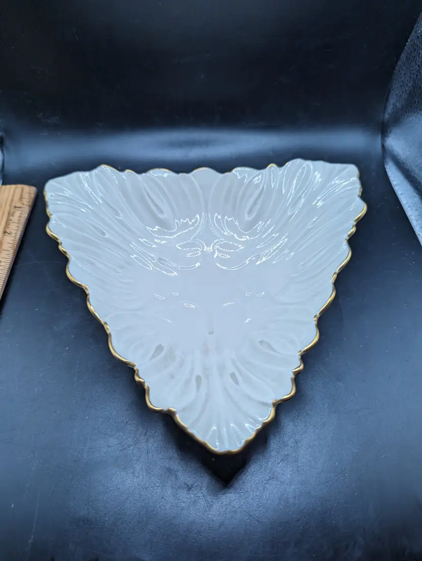 Vintage LENOX Woodland Leaf 7 in Triangle Candy Dish Ivory 24K Gold Trim USA